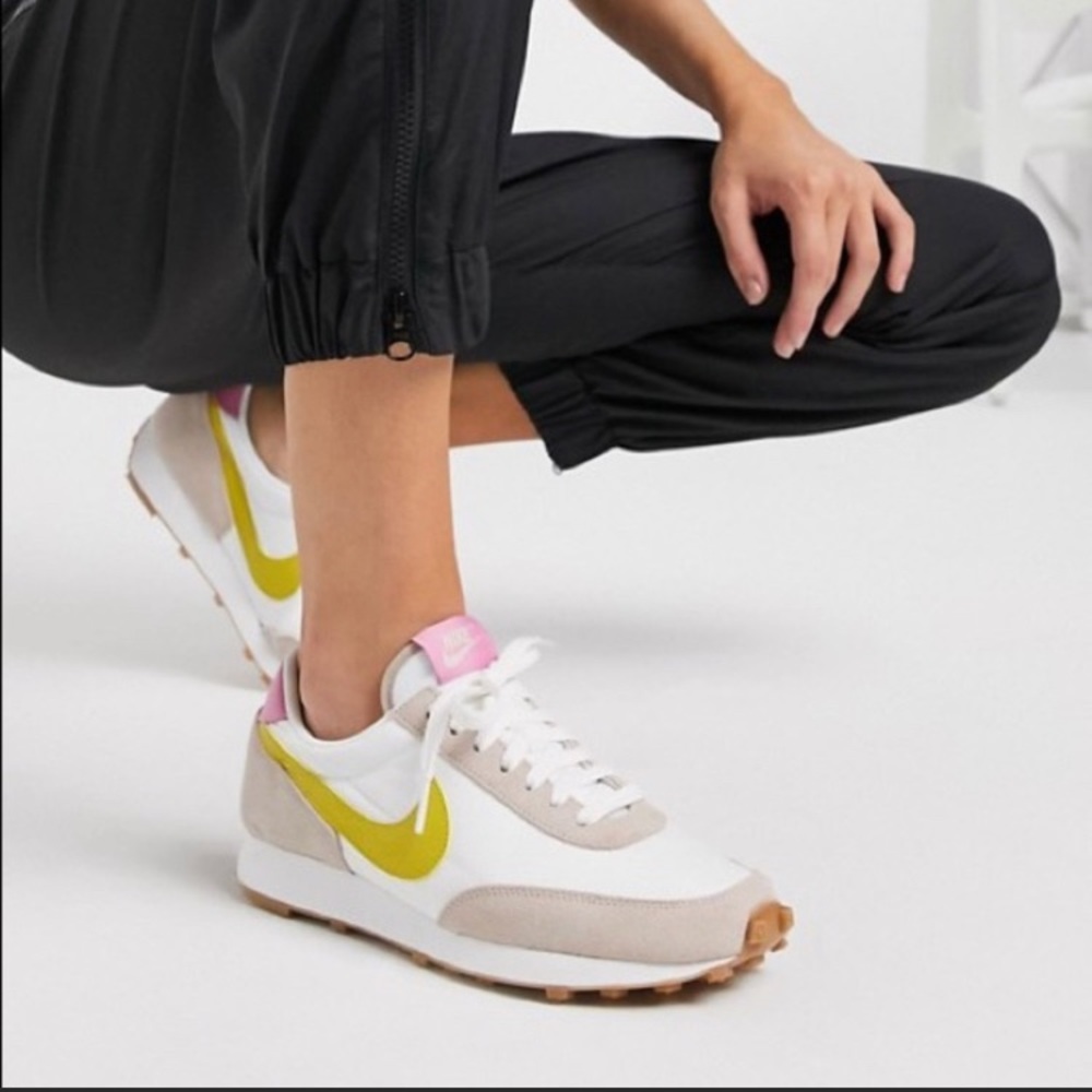 Nike Daybreak Pink White Yellow Gold Running Shoes
